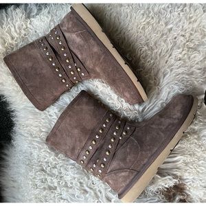 UGG Australia Rare Clovis Boots #3329 Expresso Suede Zip Studs Size 8 EUC